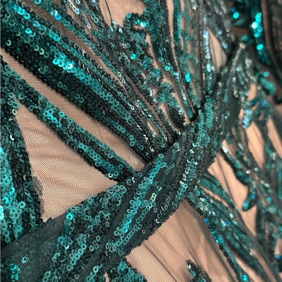 Long Sleeve Formal Gown Emerald Sequins - Picture 6 of 11